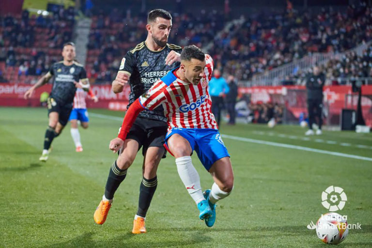 El Girona té el dia de cara i goleja (3-0) la Ponferradina