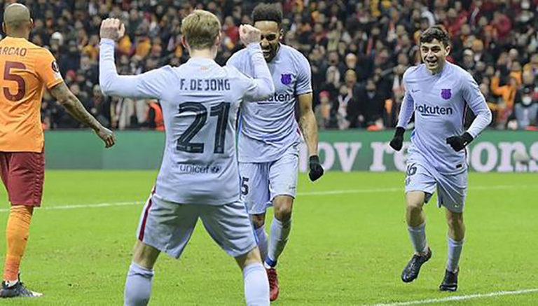 El Barça capgira el gol inicial del Galatasaray (1-2) en un dur partit i diumenge cal anar al Berrnabeu