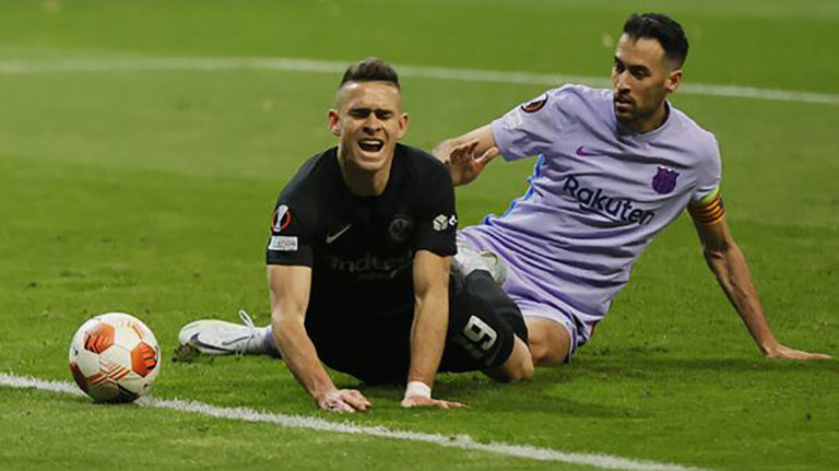 El Barça no fa un bon partit (1-1) però ajorna l’eliminatòria amb l’Eintracht fins al Camp Nou