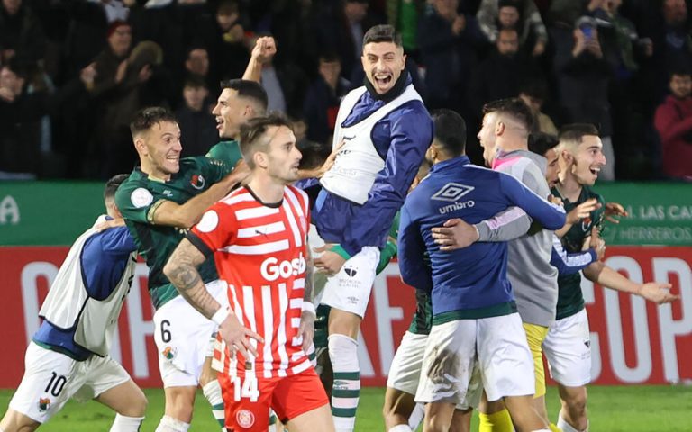 Els peixos petits, Nàstic i Cacereño, es mengen els grans, Màlaga i Girona