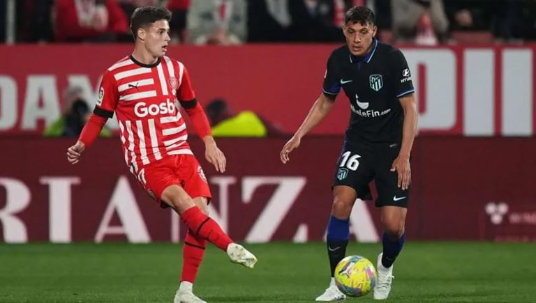 El Girona perd (0-1) en el temps afegit i amb revisió del VAR de tres minuts